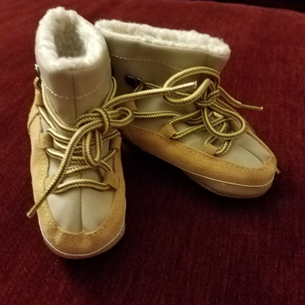 Crib boots